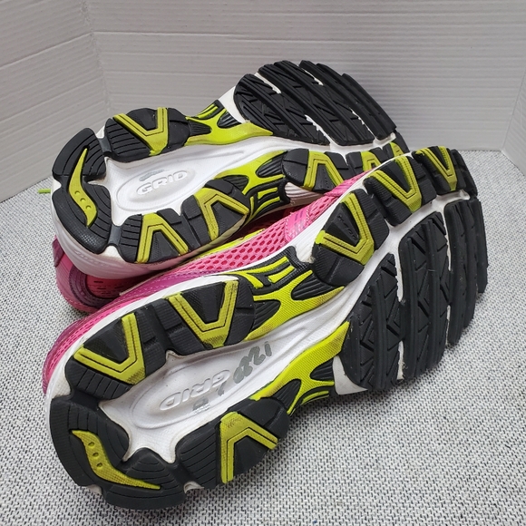 Saucony Women’s Hot Pink with Neon Yellow Athletic Running Shoes 9.5 - Picture 11 of 13